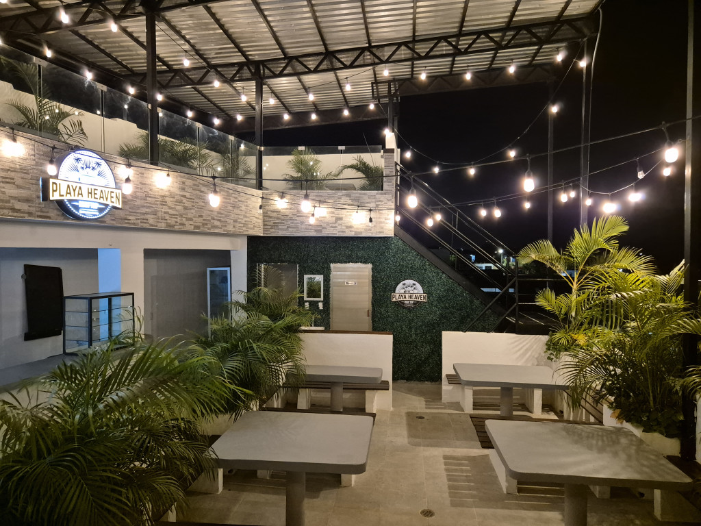 INVIERTE EN EL HOSTAL & COWORKING MÁS GRANDE DE PLAYA DEL CARMEN